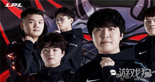 她们也不忘 她们也不忘