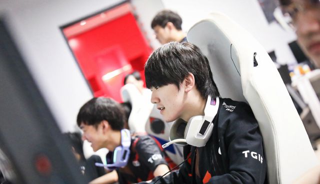 年轻后防核 年轻后防核