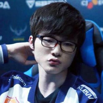 首席执行官 首席执行官