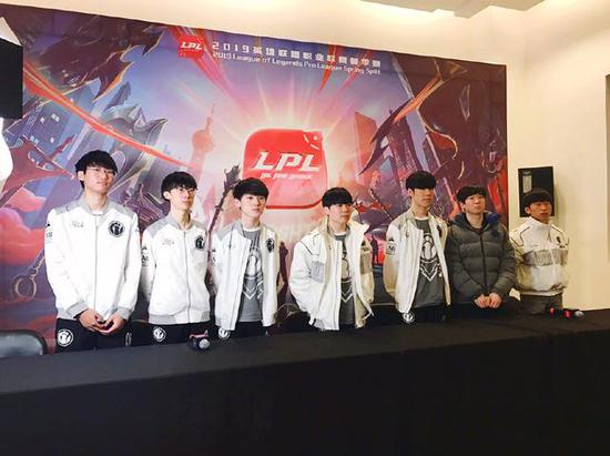 展现了极其 展现了极其